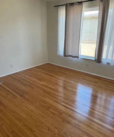 1331 W Adams Blvd — Photo 2