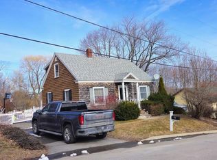 12 Schoolhouse Lane, Hampden, ME 04444