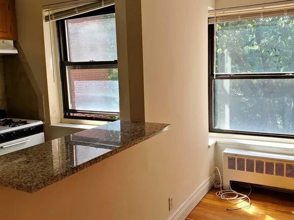 2329 Hudson Ter APT D2, Fort Lee, NJ 07024