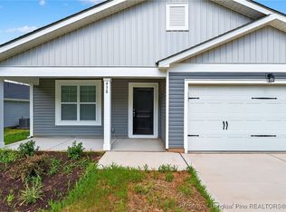 438 Windemere Dr, Fayetteville, NC 28314