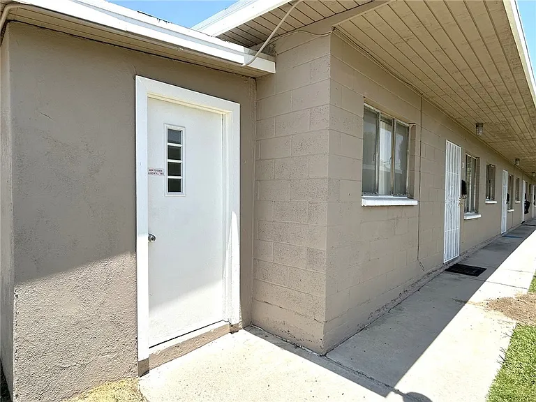 10926 Evans St — Photo 12