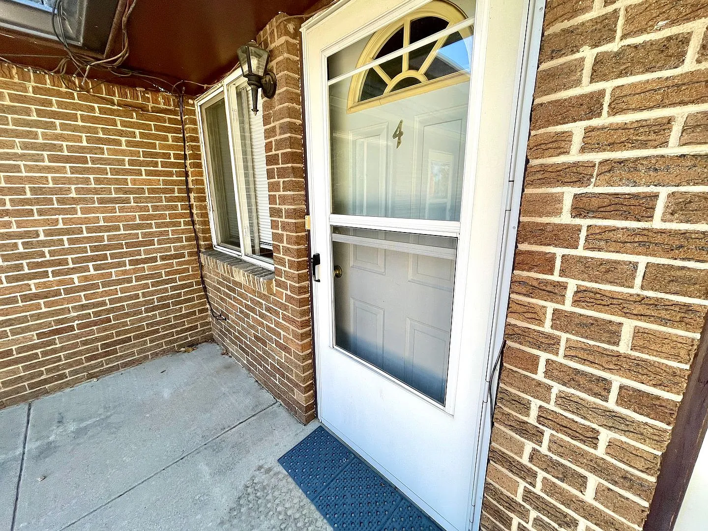 Move In & Save - $995 For The First Two Months! - $650 Deposit - 3 Bedroom Apartment — Photo 3