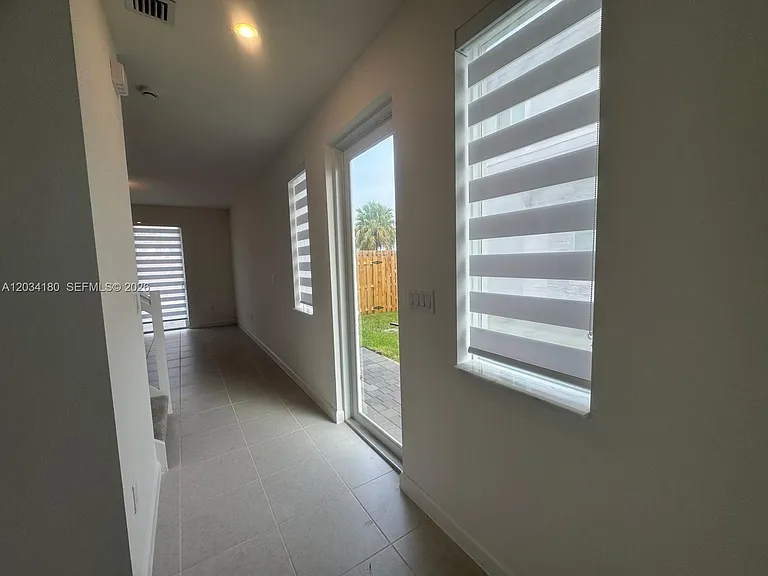 705 SE 13th Street Cir #705 — Photo 11