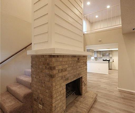 4th image of 1310 Doonesbury Dr