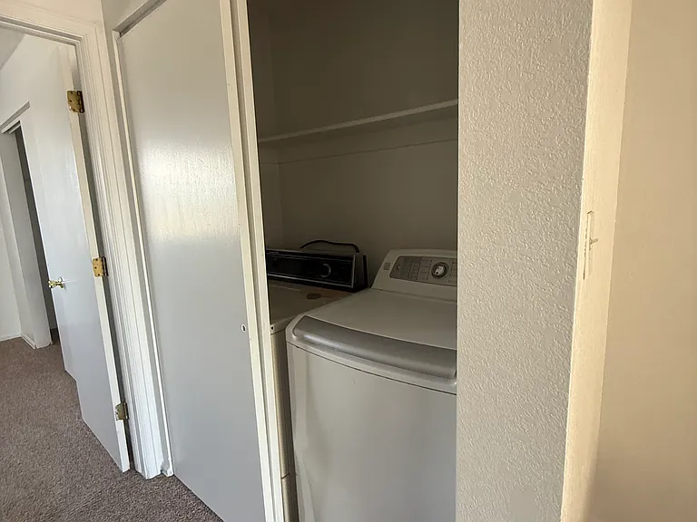 555 Garfield Dr #4 — Photo 4
