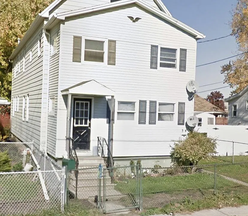 34 Roland Ave #1