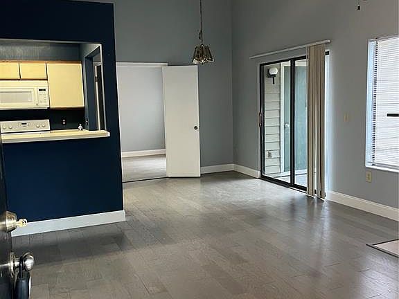 4th image of 537 Sun Ridge Pl Unit 201