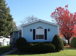 693 Century Ests, Galesburg, IL 61401