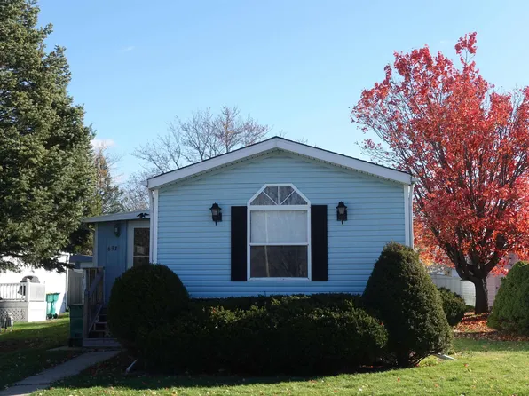 693 Century Ests, Galesburg, IL 61401