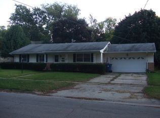 121 E Washington Ave, Watseka, IL 60970