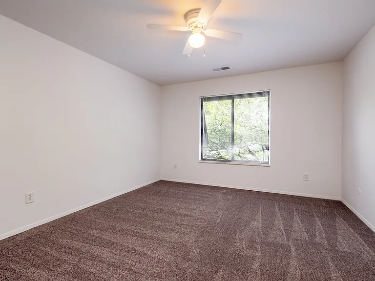 Maplecrest Apartments — Photo 19