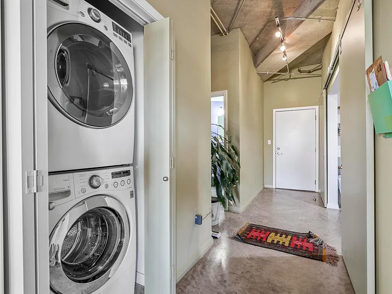 1001 Belleview St #308 — Photo 13