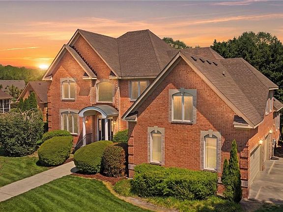 3rd image of 1625 Water View Cir