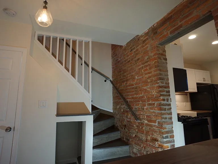 907 Lemmon St — Photo 2