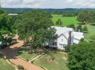 332 Horseshoe Bend Rd, Linden, TN 37096