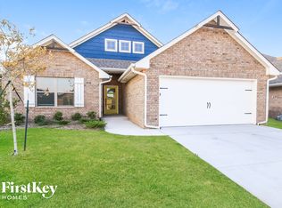 9113 NW 121st St, Yukon, OK 73099