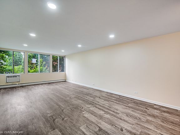 3rd image of 1117 Leavitt Ave APT 110