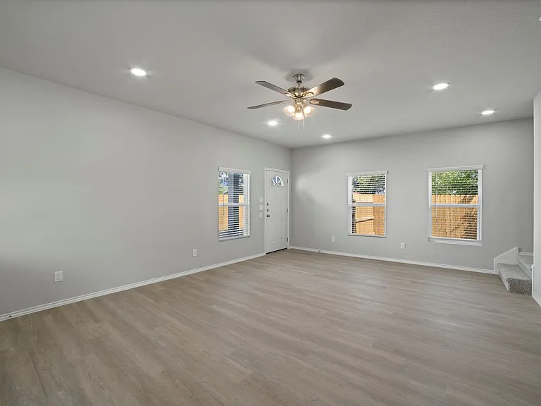 7226 Briar Pl — Photo 9
