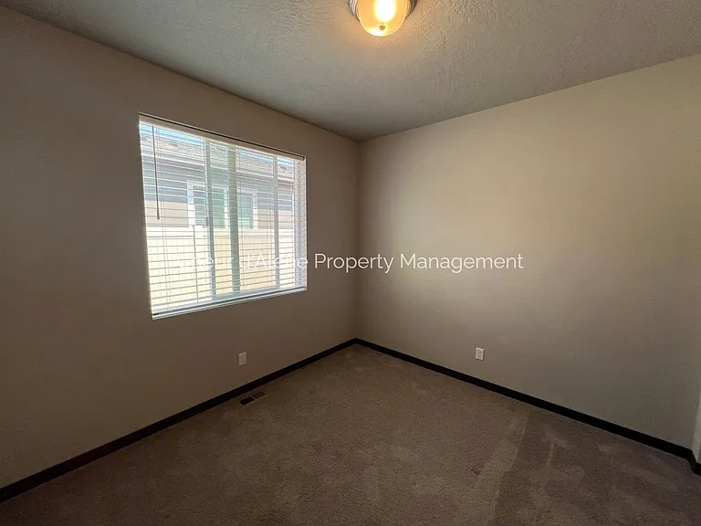 246 N Olivewood Ln — Photo 11