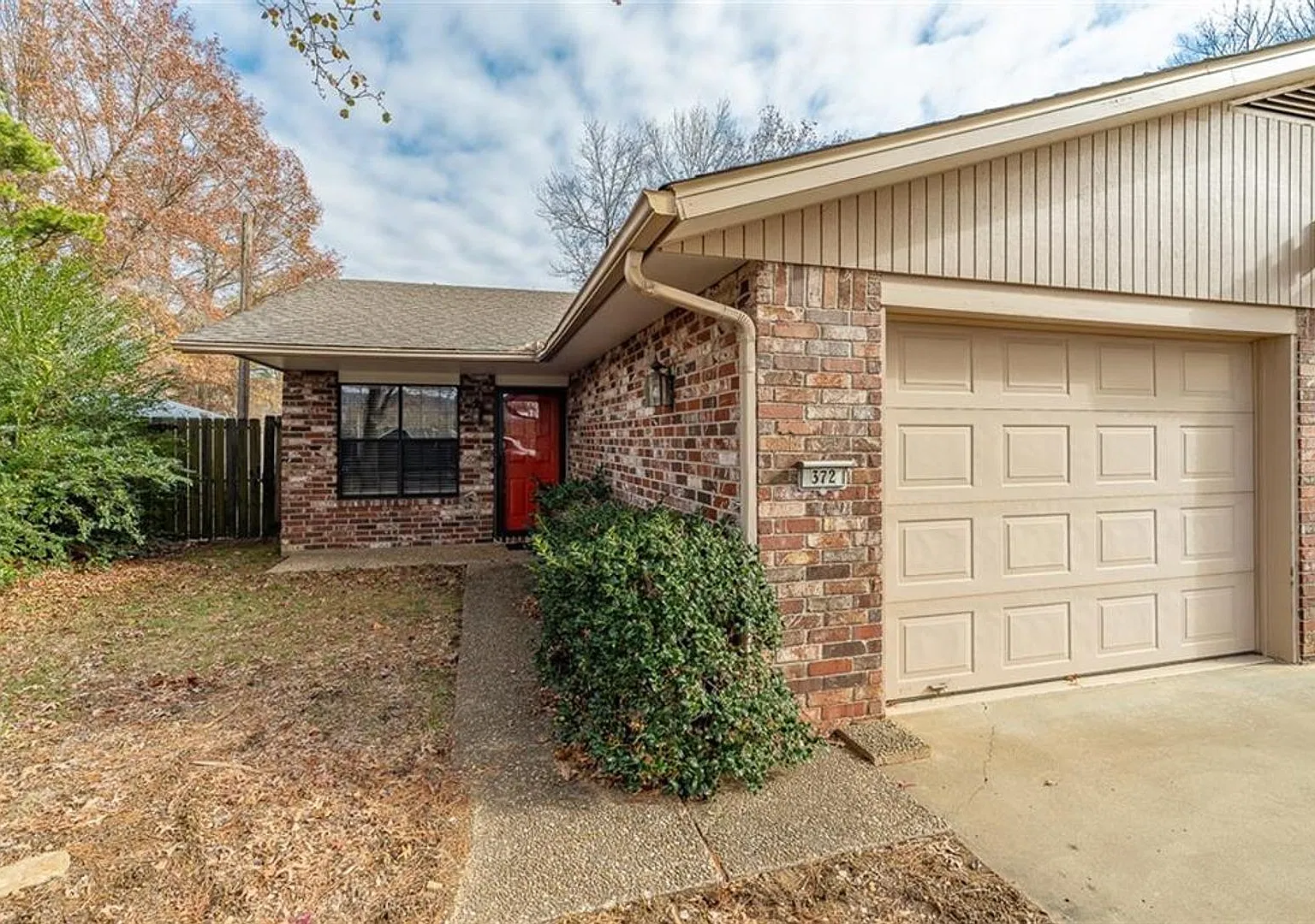2 Bedroom 2 bath duplex in East Fayetteville — Photo 1