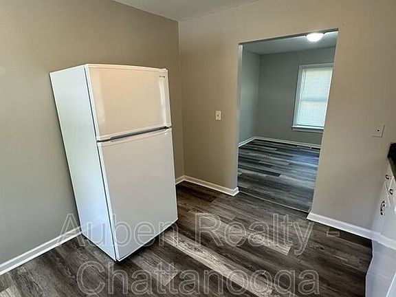 5th image of 304 James St