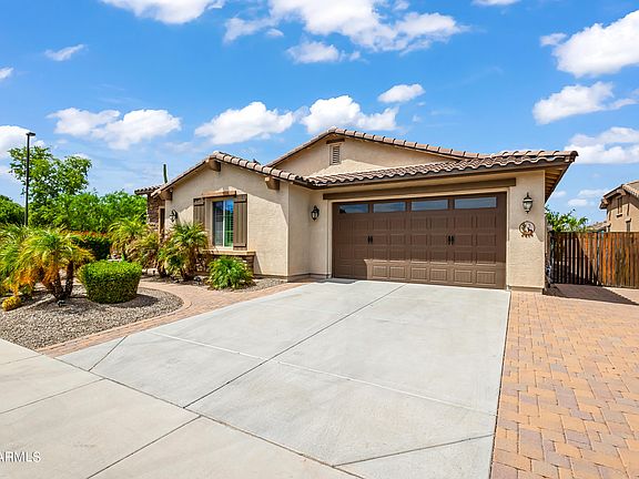 3rd image of 2436 E ORLEANS Drive
