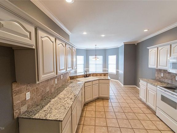3rd image of 206 W Pine Meadow Dr