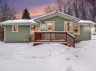 11510 E Lee Mann Rd, Northport, MI 49670