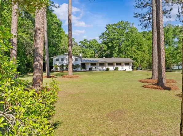 110 Pine Tree Dr, Dothan, AL 36303