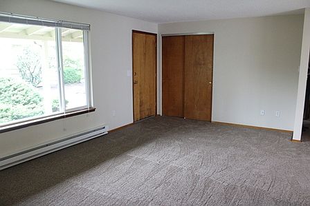 3rd image of 4311 S Warner St