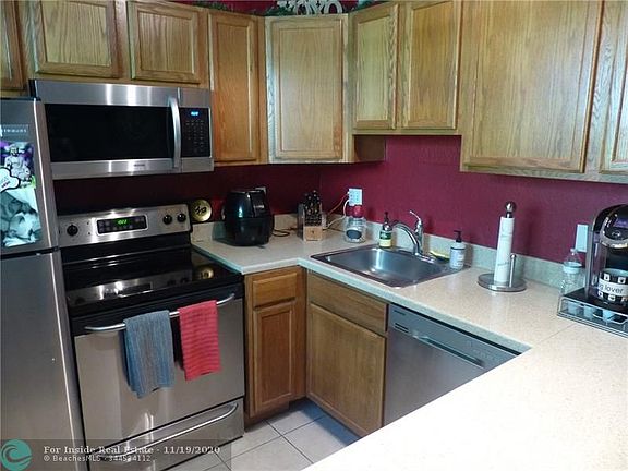 4th image of 2660 NE 8th Ave APT 304