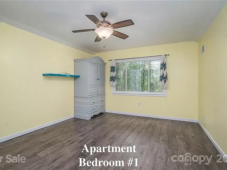 3111 Mocking Bird Ln #B — Photo 4