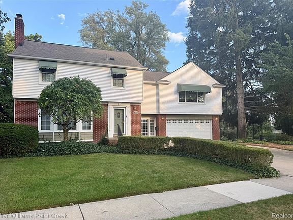 2nd image of 1405 Wellesley Dr