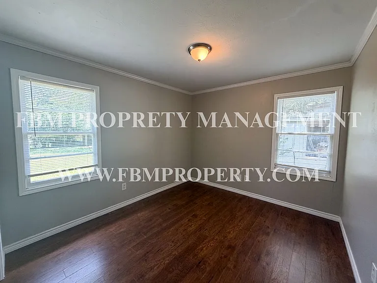 3015 Winfield Dr — Photo 8