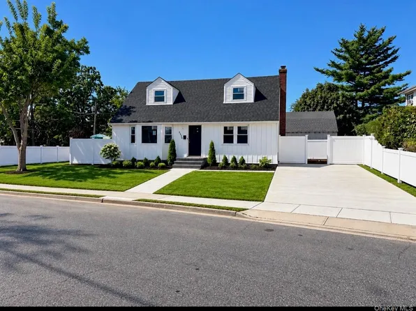 2216 Brooklyn Avenue, Merrick, NY 11566