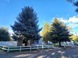 314 W 3rd St, Shoshone, ID 83352