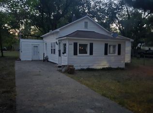 3229 7th St, Muskegon Heights, MI 49444