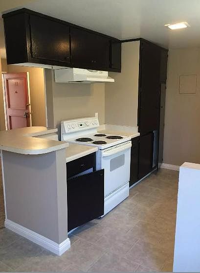 1st image of 624 N Wilcox Ave APT 1