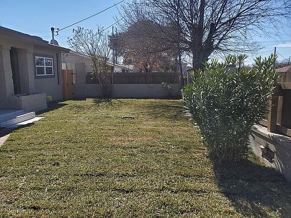 3rd image of 118 Esmeralda Dr