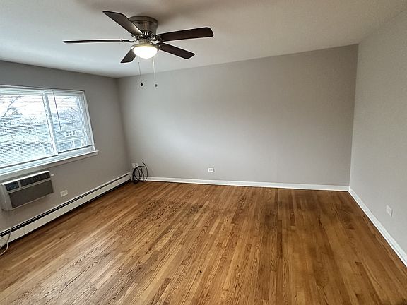 3rd image of 2800 Burr Oak Ave #1W
