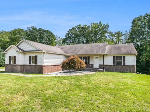 11866 Secluded Ridge Dr, Byron, MI 48418