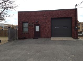 83 Hampton Pl, Freeport, NY 11520