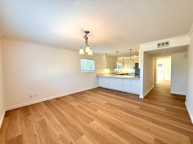 5770 Soledad Mountain Rd — Photo 23