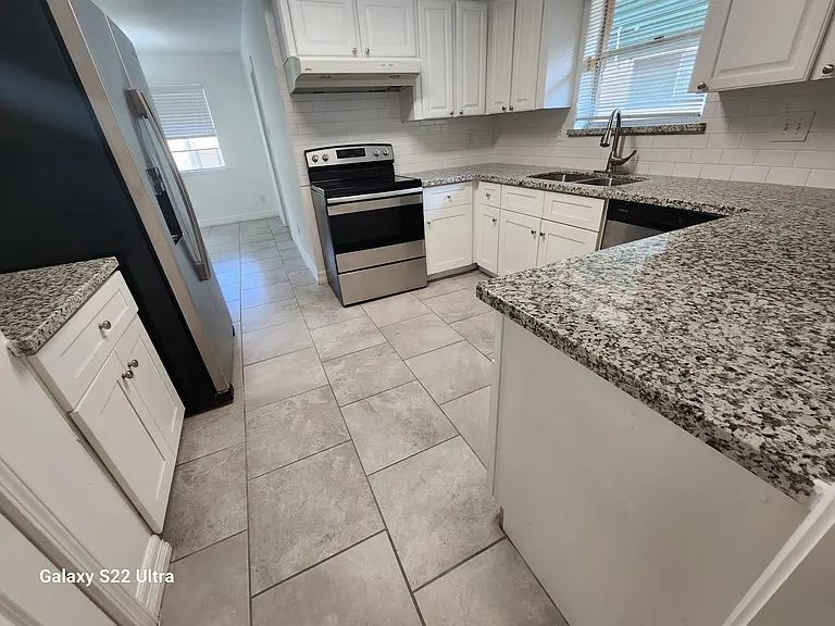 5835 Paisley St — Photo 1
