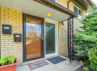 731 Hibbard Rd, Wilmette, IL 60091