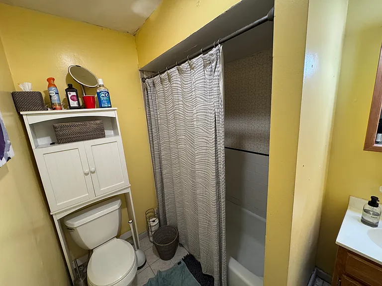 190-192 Holland St #2 — Photo 11