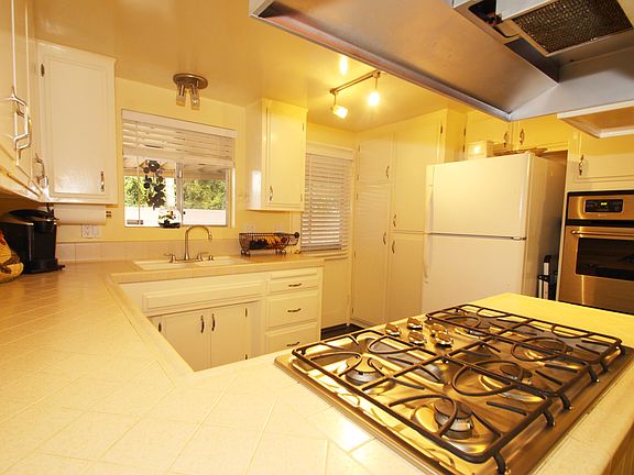 3rd image of 2856 Aduana Dr