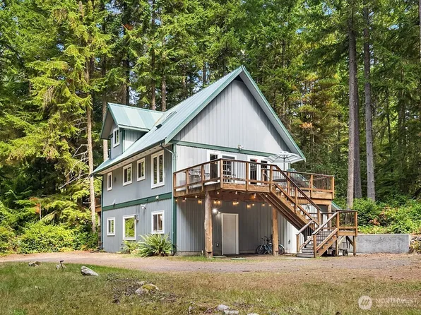 3872 Log Cabin Road, Clinton, WA 98236
