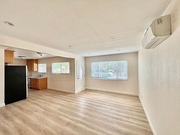 3rd image of 837 E William St