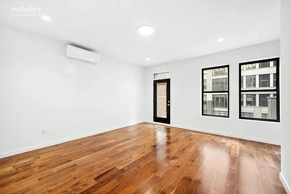 Rented by Sotheby's International Realty | media 2